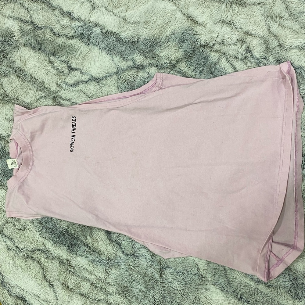 Skywest threads tank
